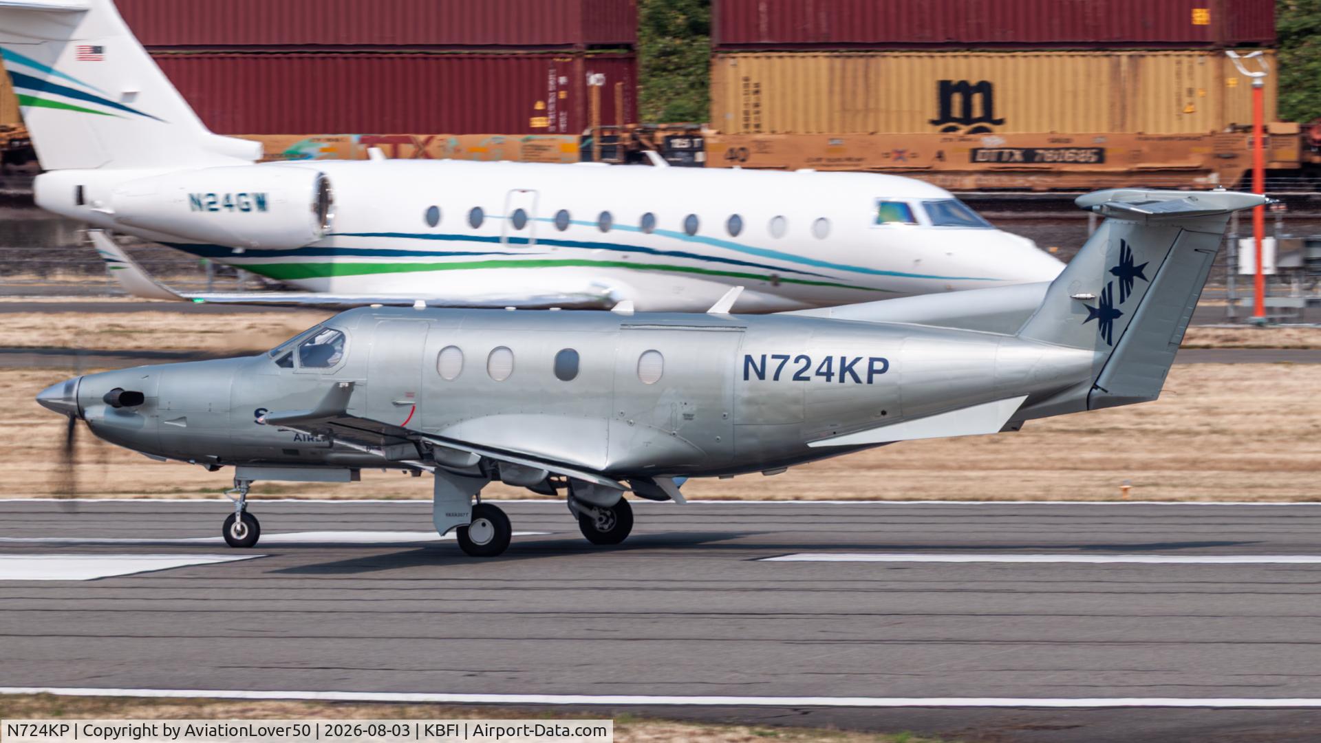 Aircraft N724KP, 2000 Pilatus PC-12/45, c/n 361, SeaPort Airlines PC-12, at KBFI, photo by AviationLover50