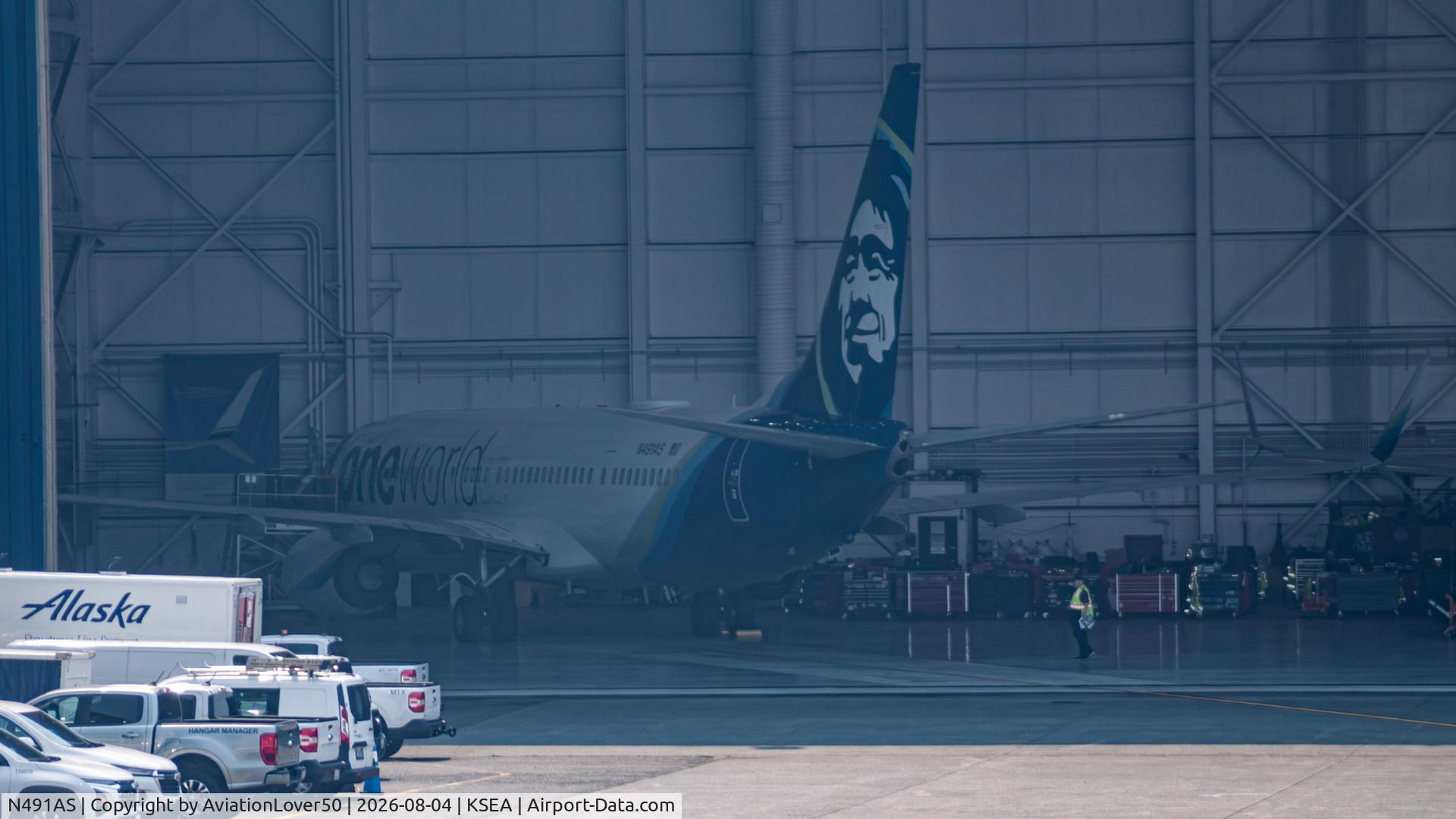 Aircraft N491AS, 2015 Boeing 737-990/ER, c/n 44109 l/n 5682, Alaska oneworld 739ER, at KSEA, photo by AviationLover50