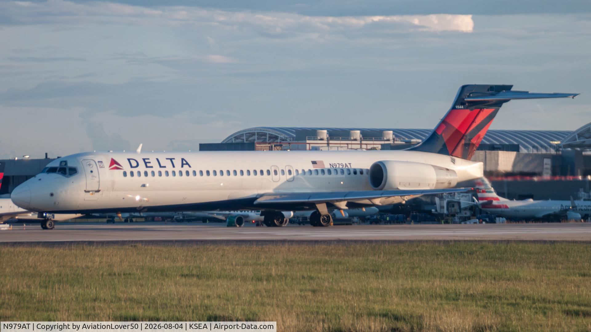 Aircraft N979AT, 2002 Boeing 717-200, c/n 55038, Delta 712, at KSEA, photo by AviationLover50