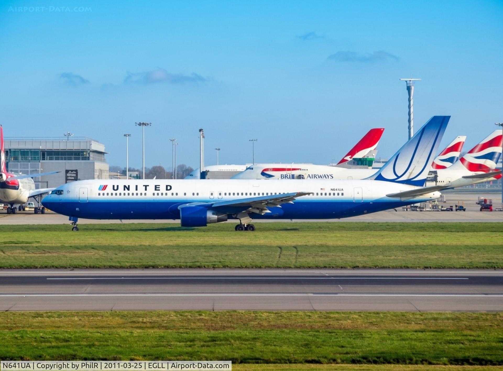 Aircraft N641UA, 1991 Boeing 767-322/ER, c/n 25091 l/n 360, N641UA 1991B767-300ER United LHR, at EGLL, photo by PhilR