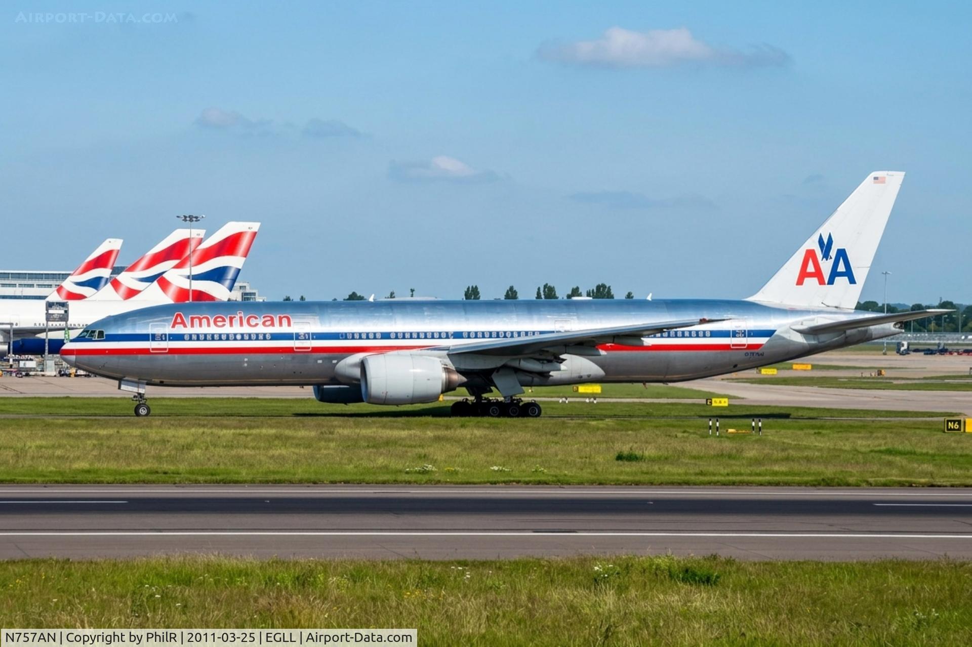 Aircraft N757AN, 2001 Boeing 777-223, c/n 32636, N757AN 2001 B777-200ER American LHR, at EGLL, photo by PhilR