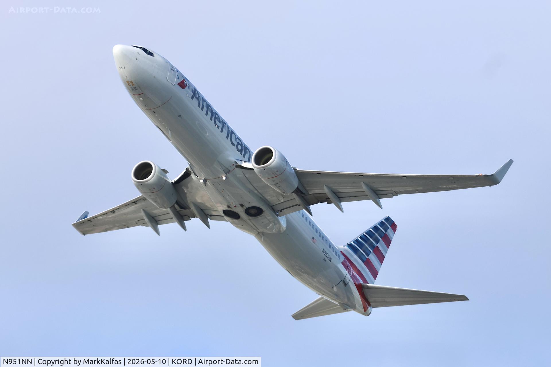 Aircraft N951NN, 2014 Boeing 737-823, c/n 33327, B738 American Boeing 737-823 N951NN departing 28R KORD, at KORD, photo by MarkKalfas