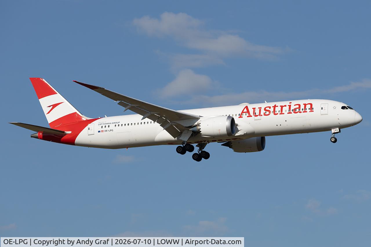 Aircraft OE-LPG, Boeing Boeing 787-9, c/n 62143 l/n 898, Austrian 787-9, at LOWW, photo by Andy Graf