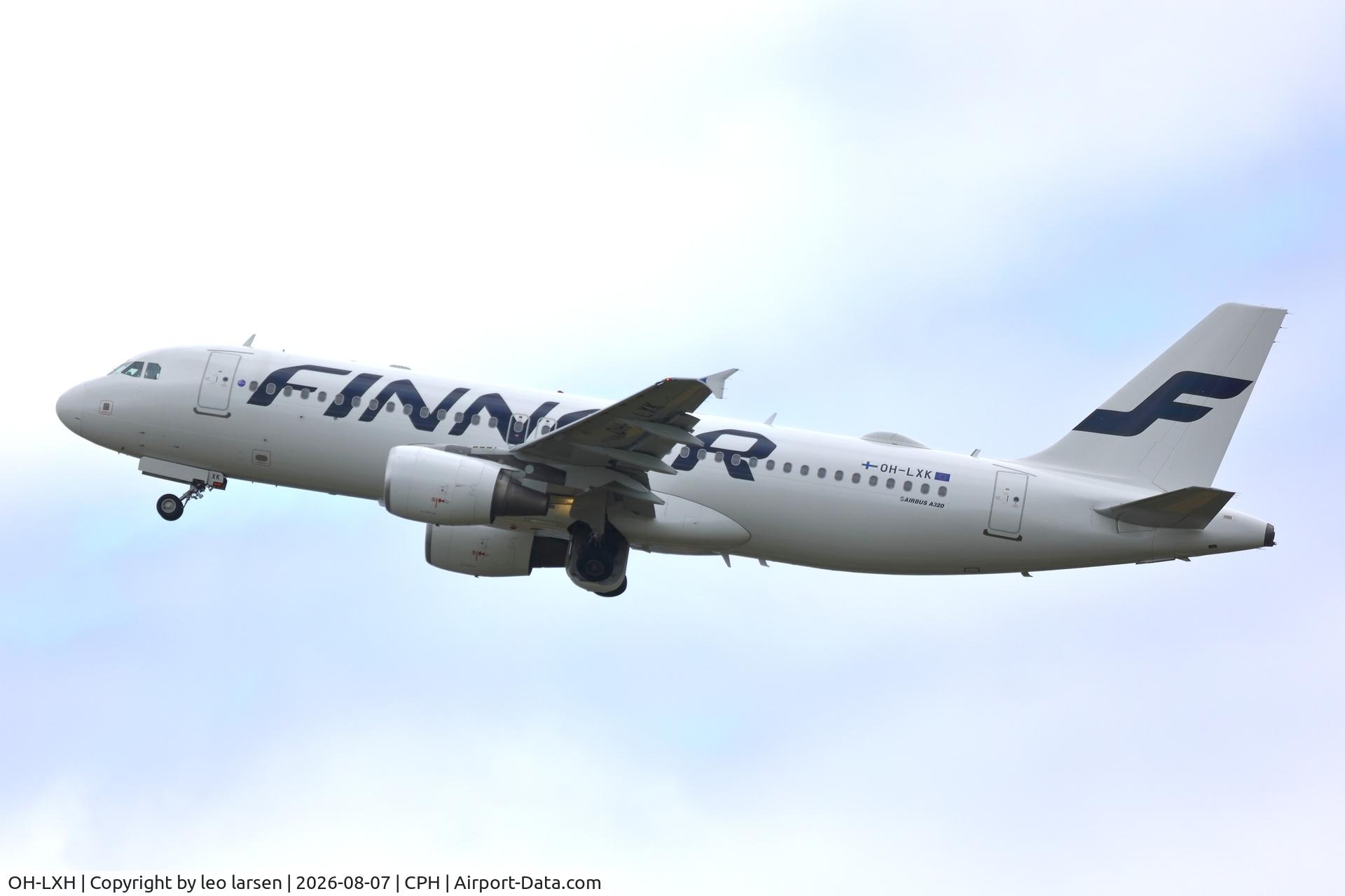 Aircraft OH-LXH, 2002 Airbus A320-214, c/n 1913, Copenhagen 7.8.2026, at CPH, photo by leo larsen