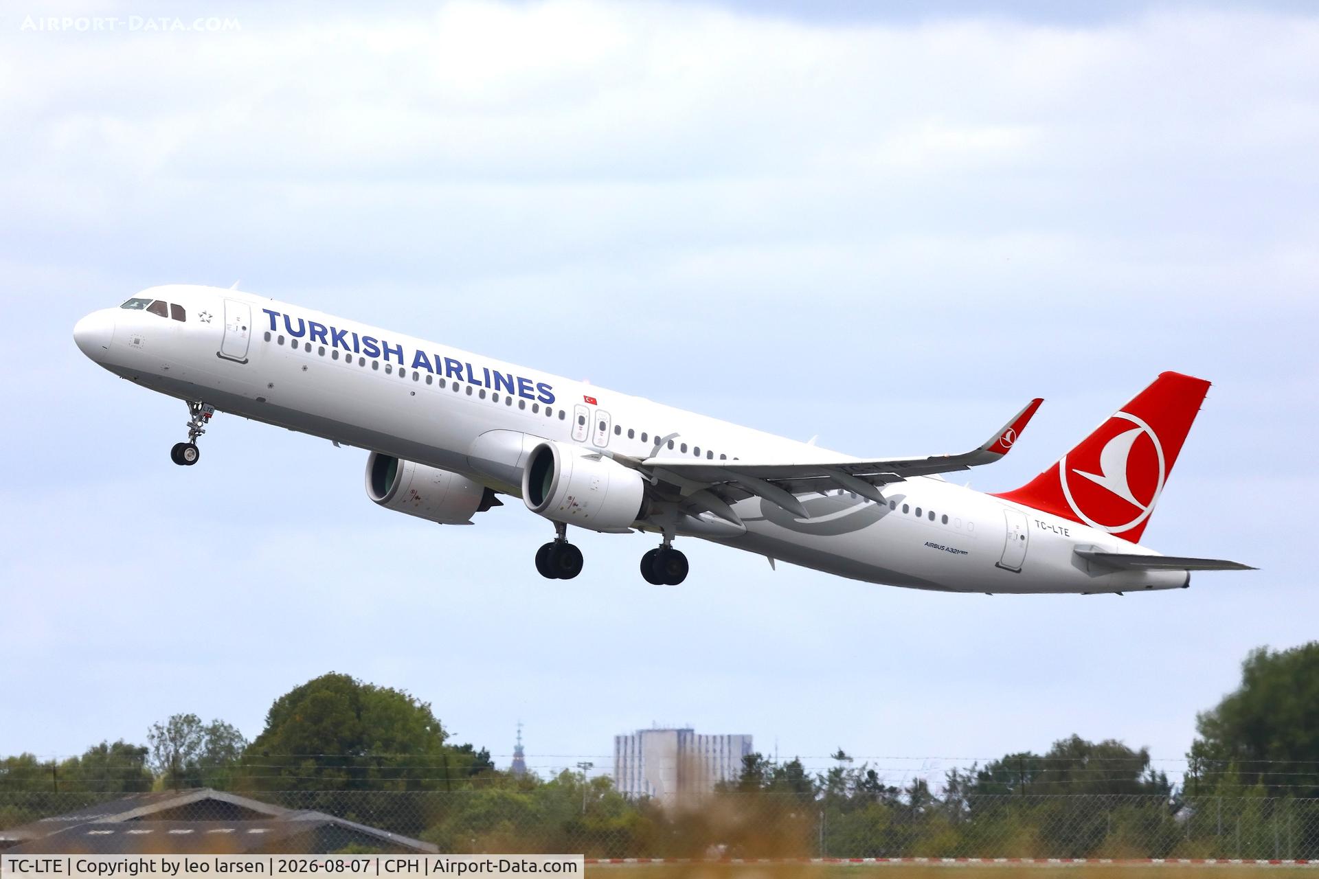 Aircraft TC-LTE, 2021 Airbus A321-271NX, c/n 10259, Copenmhagen 7.8.2026, at CPH, photo by leo larsen