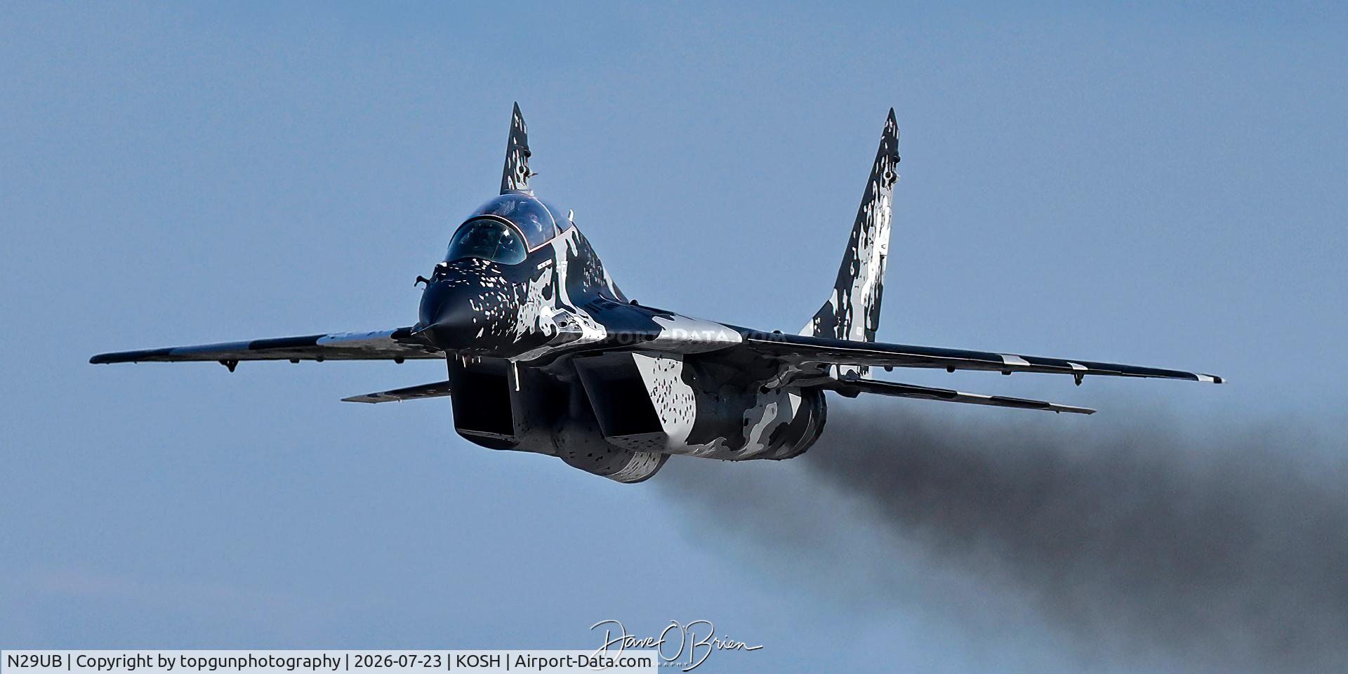 Aircraft N29UB, 1989 Mikoyan-Gurevich MiG-29UB, c/n 50903014896, ROOK11 on short approach, at KOSH, photo by topgunphotography