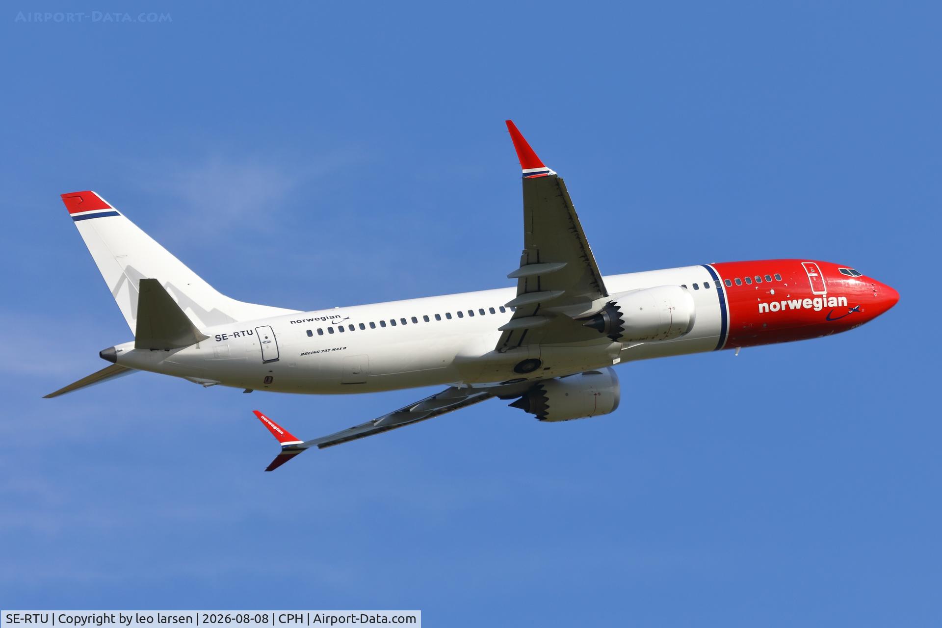 Aircraft SE-RTU, 2025 Boeing B-737-8 Max, c/n 43604 l/n 9193, Copenhagen 8.8.2026, at CPH, photo by leo larsen