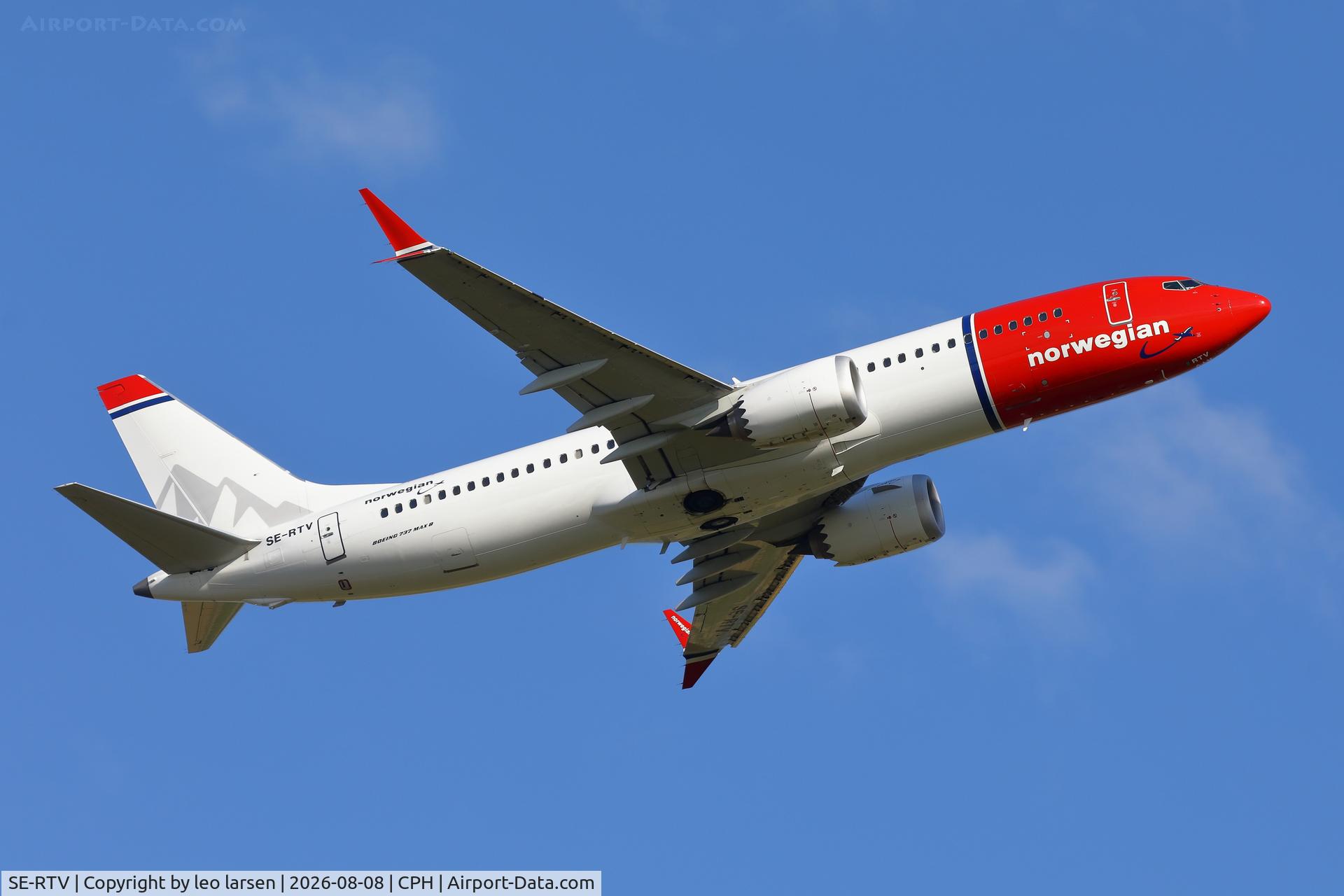 Aircraft SE-RTV, 2025 Boeing 737-8 MAX, c/n 44877 l/n 9058, Copenhagen 8.8.2026, at CPH, photo by leo larsen