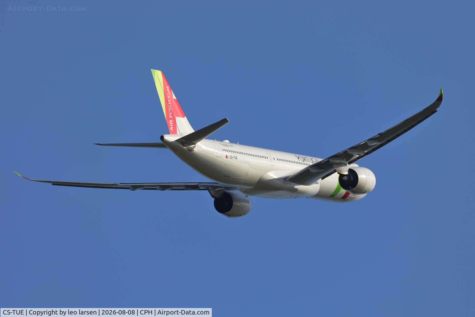 Aircraft CS-TUE, 2019 Airbus A330-941N, c/n 1897, Copenhagen 8.8.2026, at CPH, photo by leo larsen