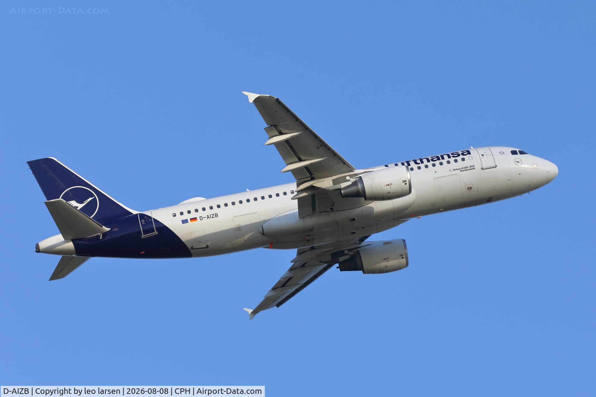 Aircraft D-AIZB, 2009 Airbus A320-214, c/n 4120, Copenhagen 8.8.2026, at CPH, photo by leo larsen