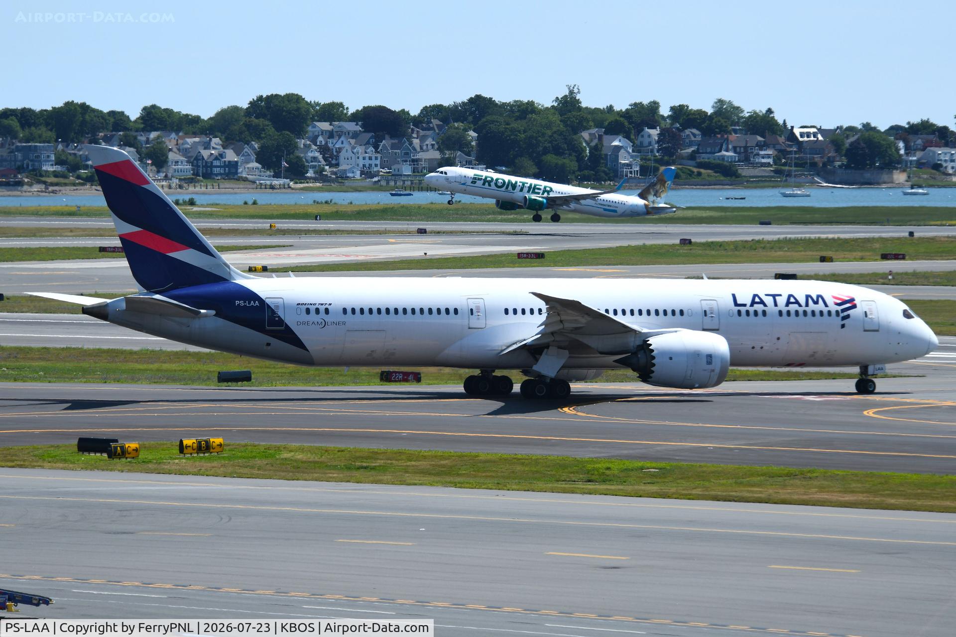 Aircraft PS-LAA, 2019 Boeing 787-9 Dreamliner Dreamliner, c/n 38483 l/n 922, Latam B789 departing for GRU, at KBOS, photo by FerryPNL