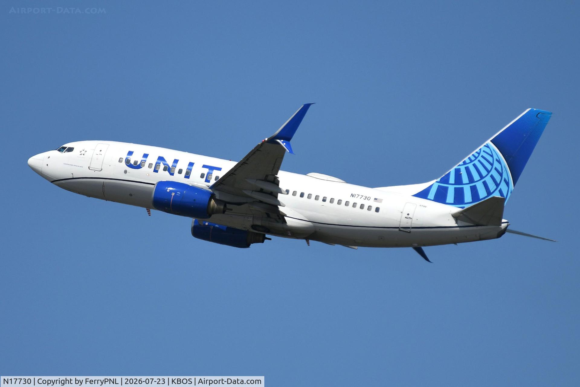 Aircraft N17730, 1999 Boeing 737-724, c/n 28798, United B737 taking-off, at KBOS, photo by FerryPNL