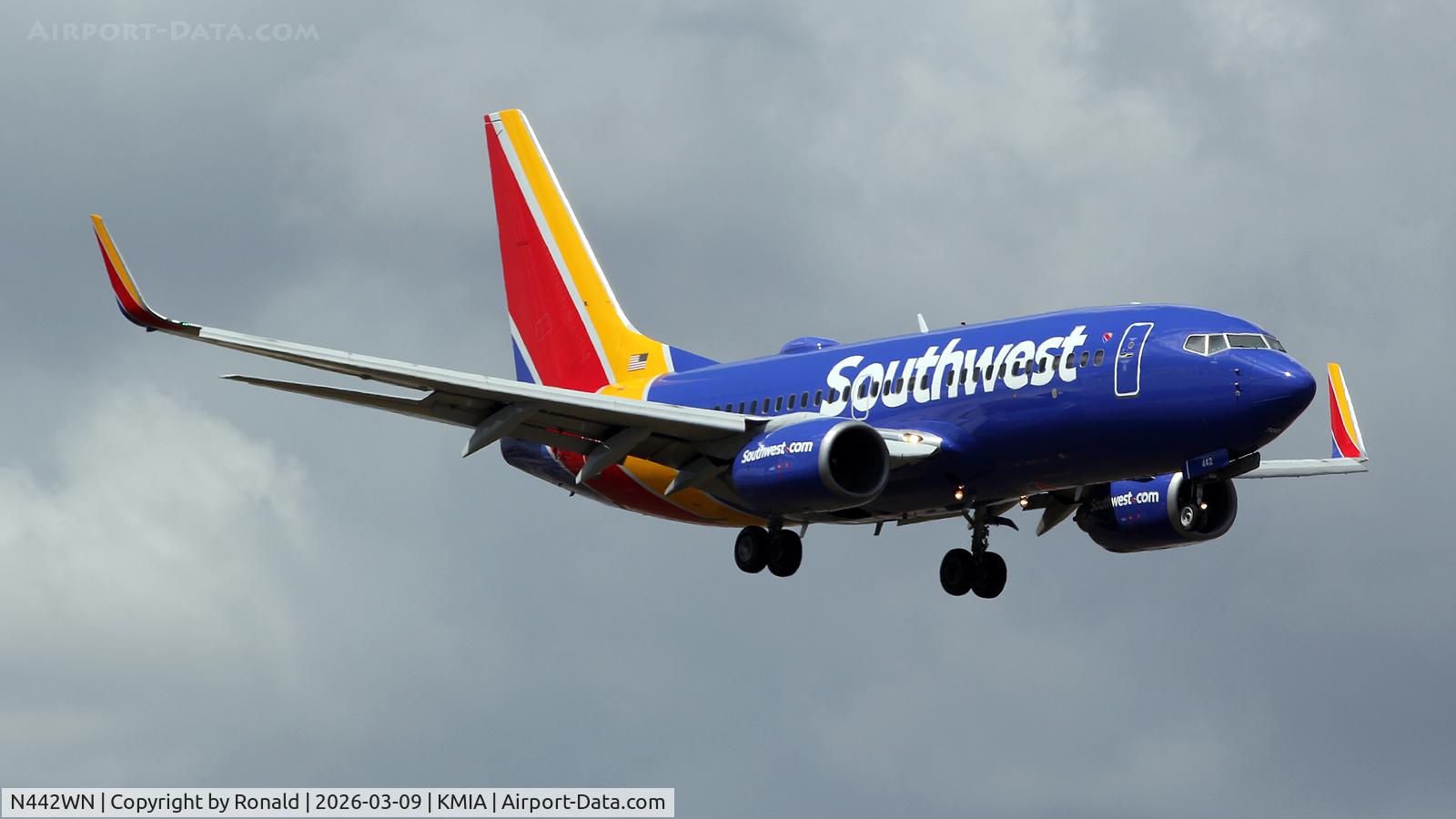 Aircraft N442WN, 2003 Boeing 737-7H4, c/n 32459, at mia, at KMIA, photo by Ronald