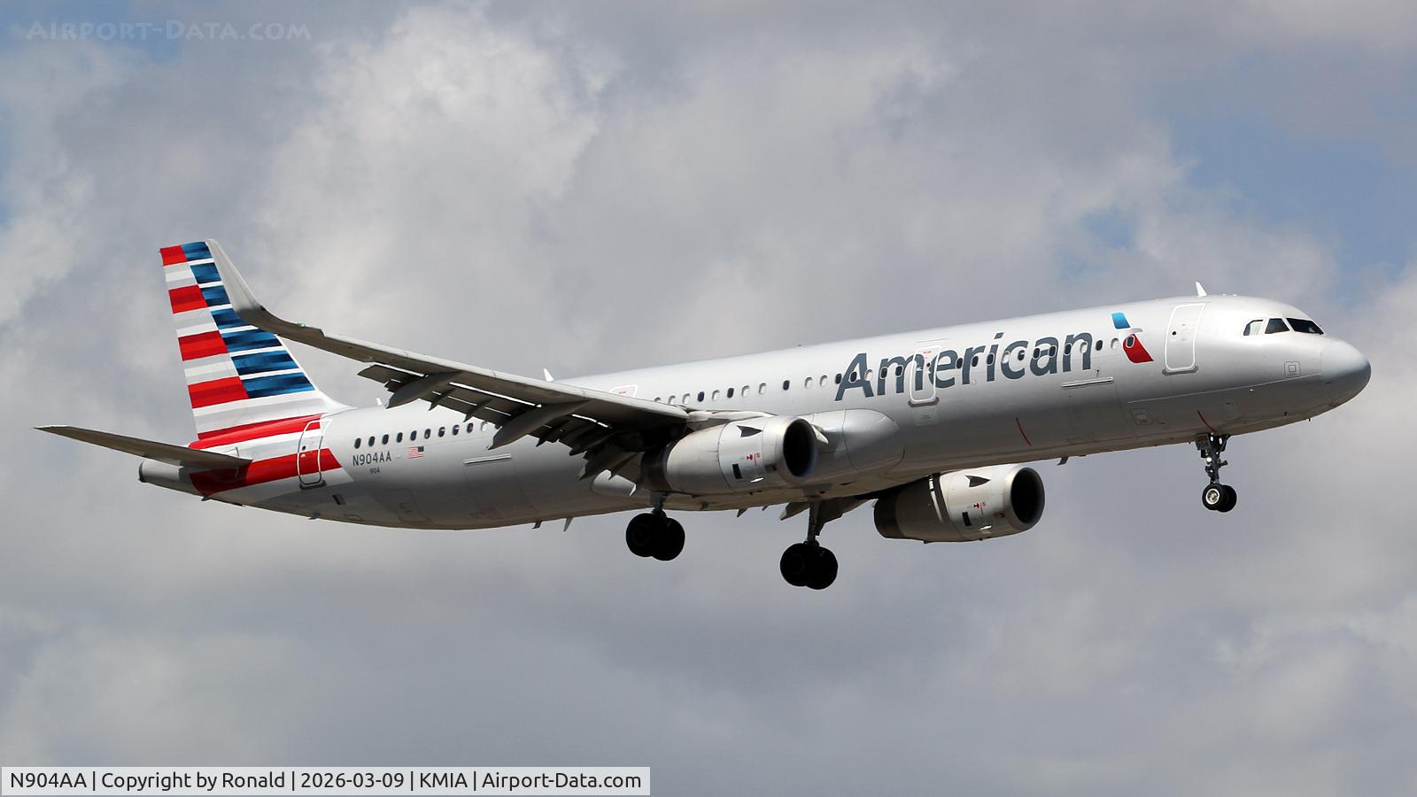 Aircraft N904AA, 2017 Airbus A321-231, c/n 7613, at mia, at KMIA, photo by Ronald