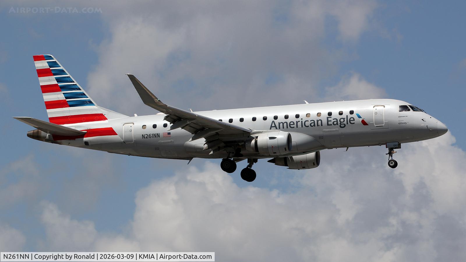 Aircraft N261NN, 2017 Embraer 175LR (ERJ-170-200LR), c/n 17000700, at mia, at KMIA, photo by Ronald