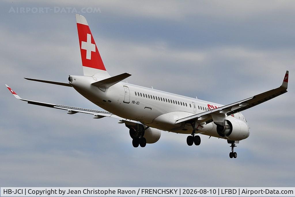 Aircraft HB-JCI, 2018 Bombardier CSeries CS300 (BD-500-1A11), c/n 55023, Zurich (ZRH) Bordeaux (BOD) LX552 landing runway 05, at LFBD, photo by Jean Christophe Ravon / FRENCHSKY