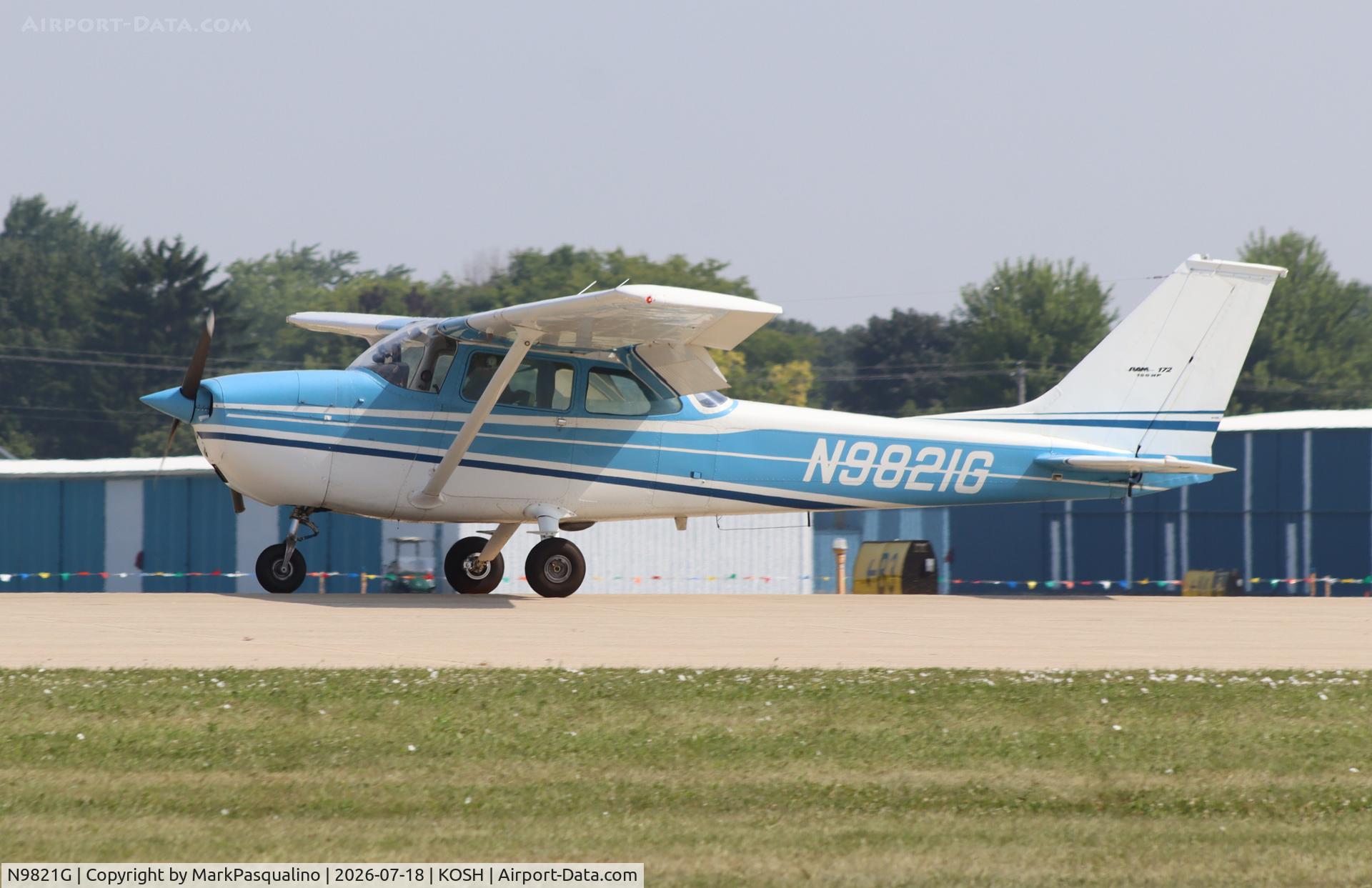 Aircraft N9821G, 1971 Cessna 172L, c/n 17259721, Cessna 172L, at KOSH, photo by MarkPasqualino