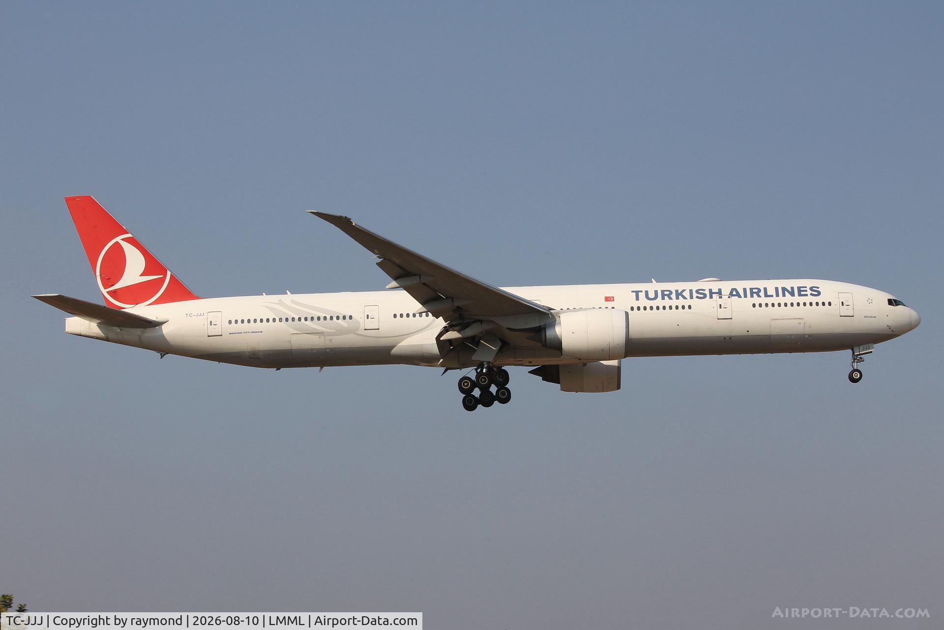 Aircraft TC-JJJ, 2010 Boeing 777-3F2/ER, c/n 40710 l/n 913, Boeing 777-3F2(ER) reg TC-JJJ of Turkish Airlines on final approach for RW31 landing in Malta., at LMML, photo by raymond