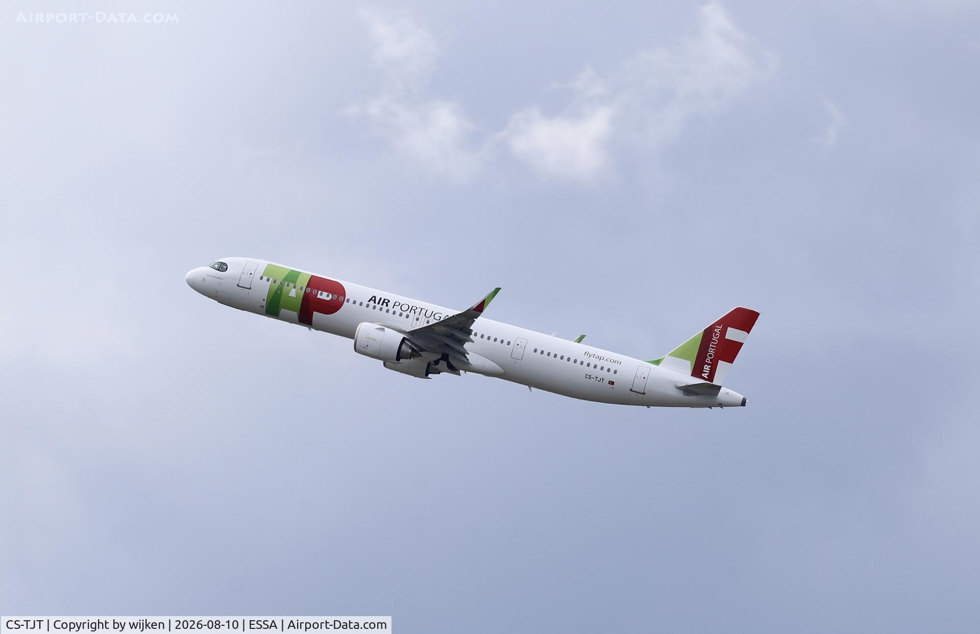 Aircraft CS-TJT, 2026 Airbus A321-251NX, c/n 12909, Rwy 19R, at ESSA, photo by wijken