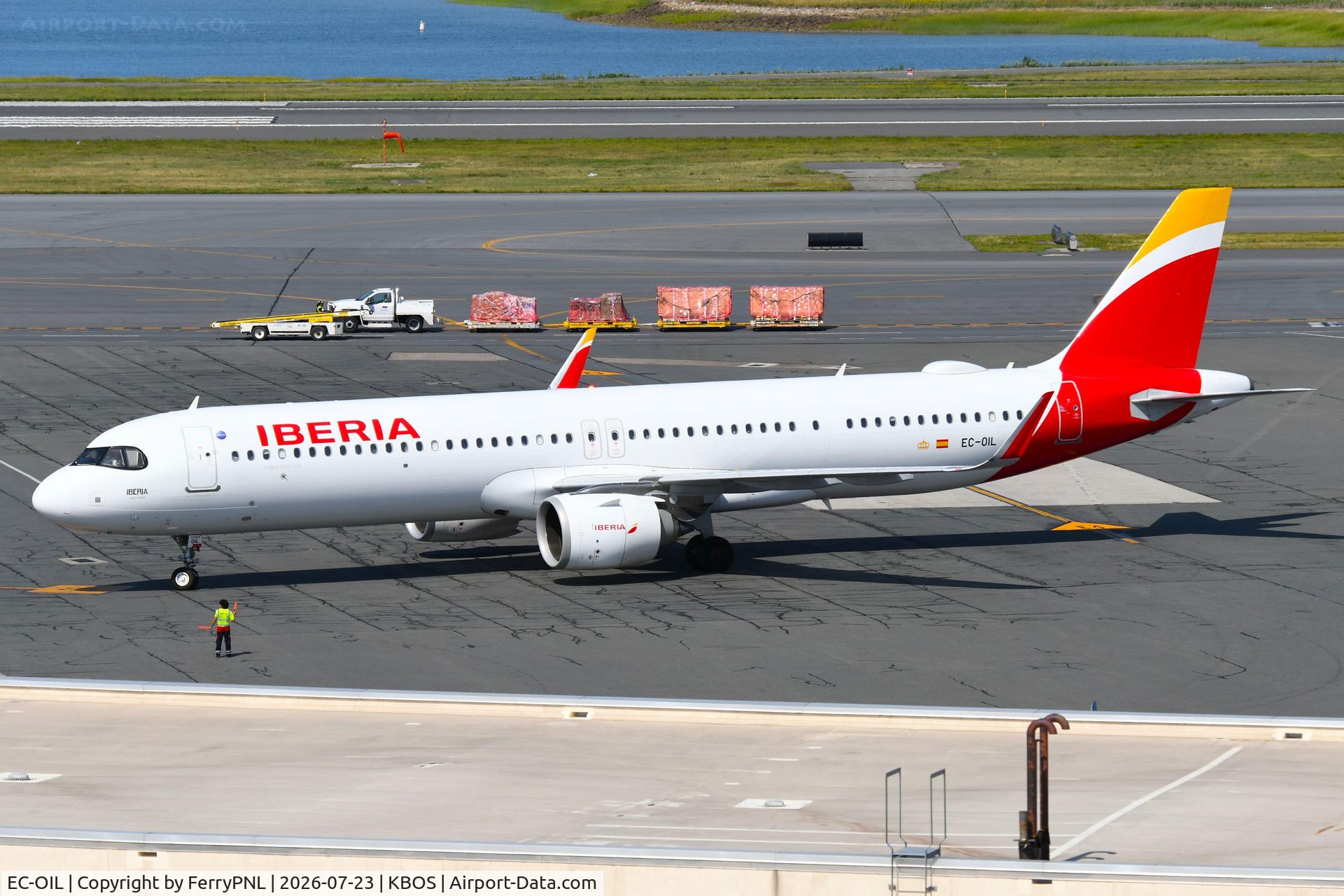Aircraft EC-OIL, 2024 Airbus Airbus A321-253NY, c/n 11504, Iberia A321N approaching the gate carefully, at KBOS, photo by FerryPNL