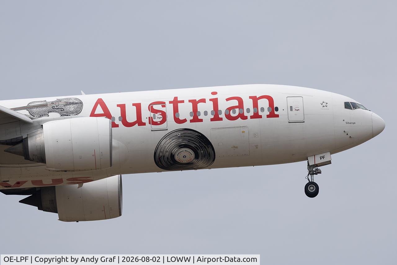 Aircraft OE-LPF, 2001 Boeing 777-2Q8/ER, c/n 28692, Austrian 777-200, at LOWW, photo by Andy Graf