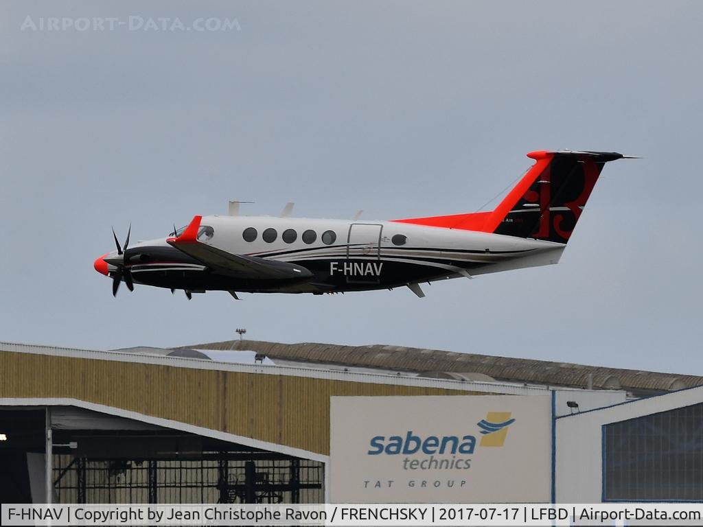 Aircraft F-HNAV, 2013 Beechcraft B200GT King Air, c/n BY-175, DGAC Direction Générale de l'Aviation Civile "Calibrator" runway 23/05, at LFBD, photo by Jean Christophe Ravon / FRENCHSKY