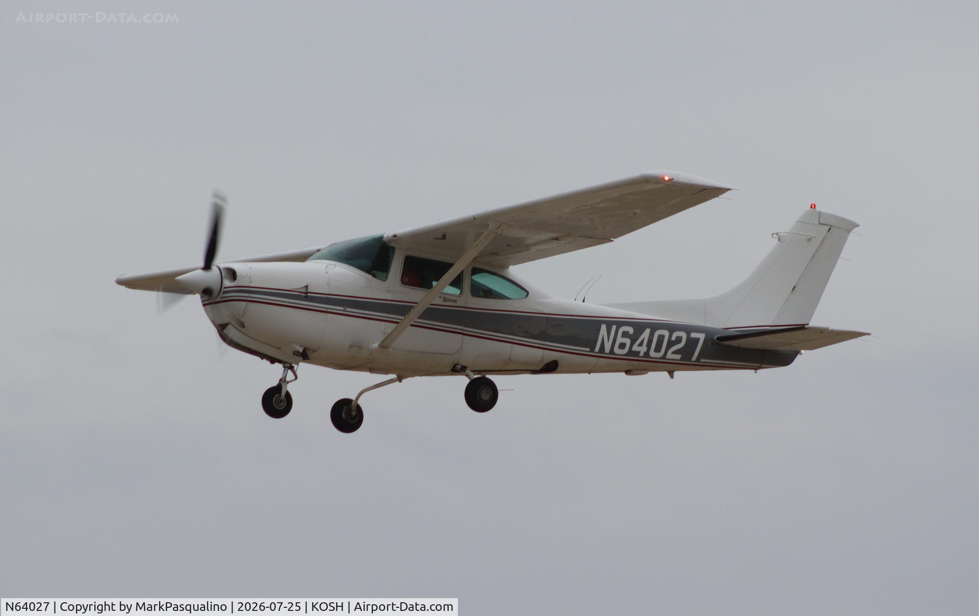 Aircraft N64027, 1985 Cessna R182 Skylane RG, c/n R18202021, Cessna R182, at KOSH, photo by MarkPasqualino