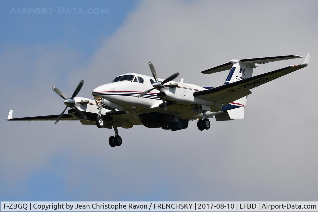 Aircraft F-ZBGQ, 2012 Beech B300 350 King Air, c/n FL-777, "Douanes Françaises" landing runway 29, at LFBD, photo by Jean Christophe Ravon / FRENCHSKY