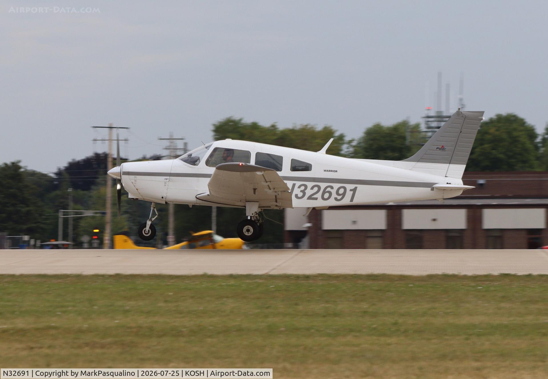 Aircraft N32691, 1974 Piper PA-28-151, c/n 28-7515218, Piper PA-28-151, at KOSH, photo by MarkPasqualino