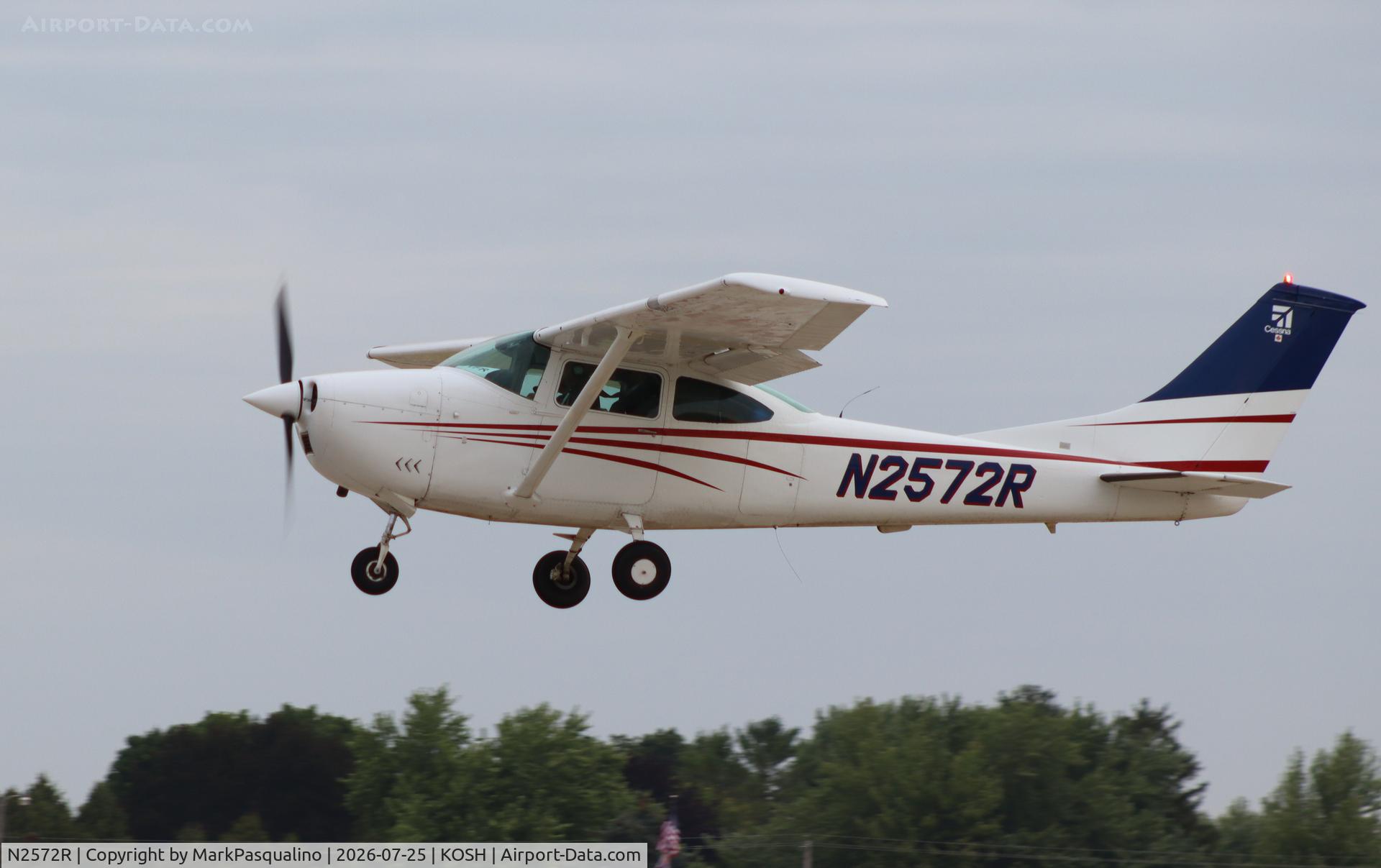 Aircraft N2572R, 1967 Cessna 182K Skylane, c/n 18258272, Cessna 182K, at KOSH, photo by MarkPasqualino