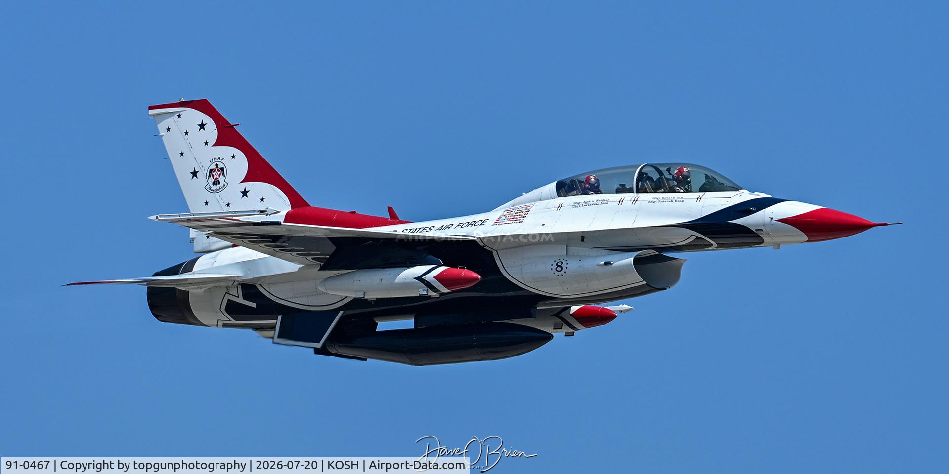Aircraft 91-0467, General Dynamics F-16D Fighting Falcon, c/n CD-22, Thunderbird #8 flown by Major Samuel "RaZZ" Larson, the former F-22 Demo pilot, at KOSH, photo by topgunphotography