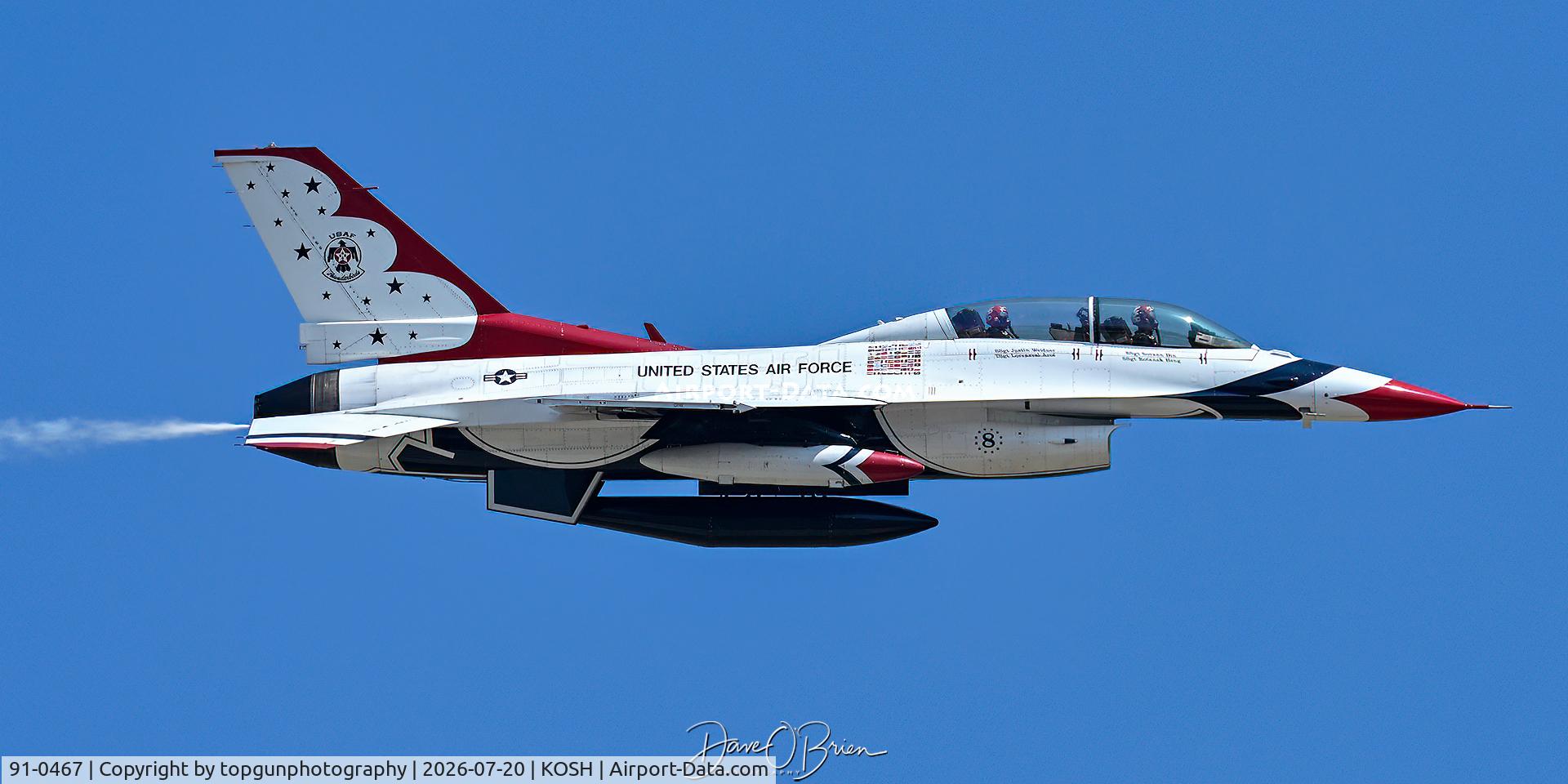 Aircraft 91-0467, General Dynamics F-16D Fighting Falcon, c/n CD-22, High speed pass, at KOSH, photo by topgunphotography