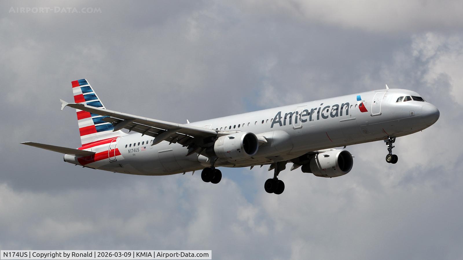 Aircraft N174US, 2001 Airbus A321-211, c/n 1492, at mia, at KMIA, photo by Ronald