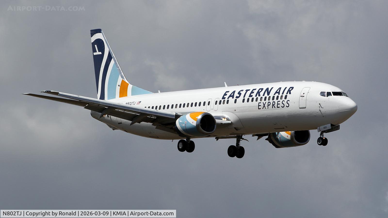 Aircraft N802TJ, 1990 Boeing 737-4B7, c/n 24874 l/n 1936, at mia, at KMIA, photo by Ronald