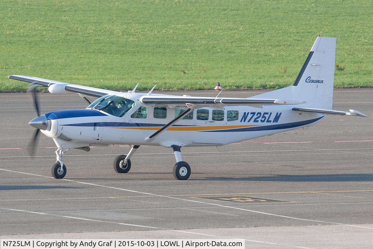 Aircraft N725LM, 2002 Cessna 208, c/n 20800351, Untitled Cessna 208, at LOWL, photo by Andy Graf