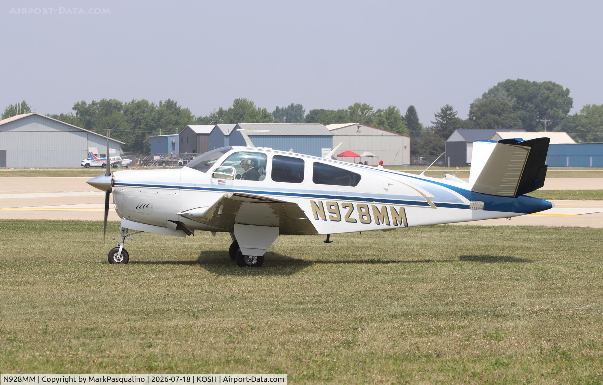 Aircraft N928MM, 1969 Beech V35A Bonanza, c/n D-8942, Beech V35A, at KOSH, photo by MarkPasqualino