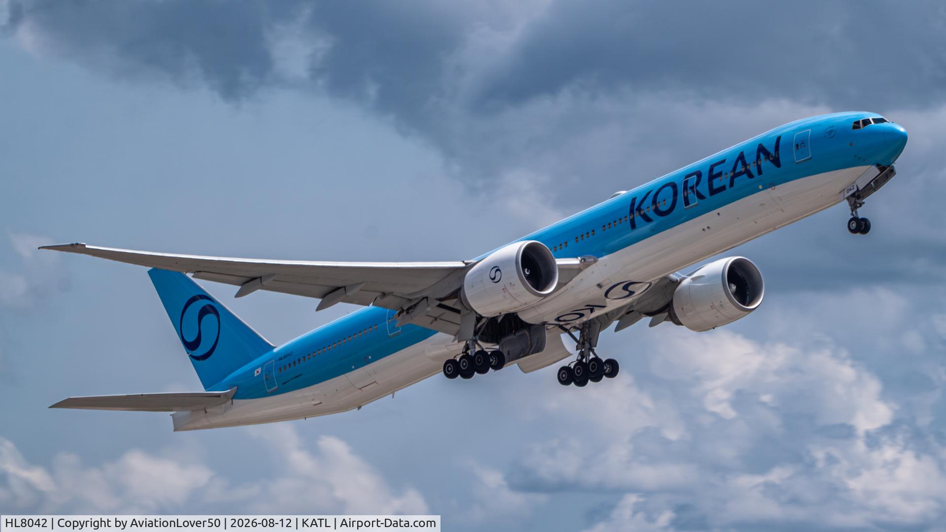 Aircraft HL8042, 2016 Boeing 777-3B5/ER, c/n 60376, Korean 773ER, at KATL, photo by AviationLover50