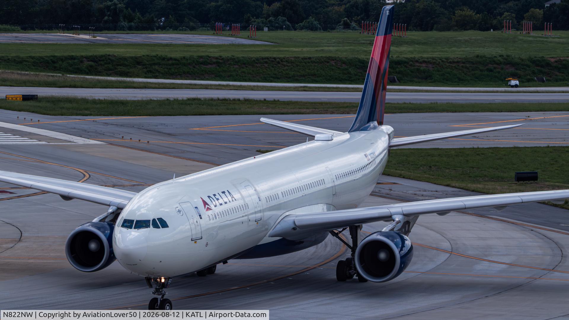 Aircraft N822NW, 2015 Airbus A330-302, c/n 1627, Delta A333, at KATL, photo by AviationLover50
