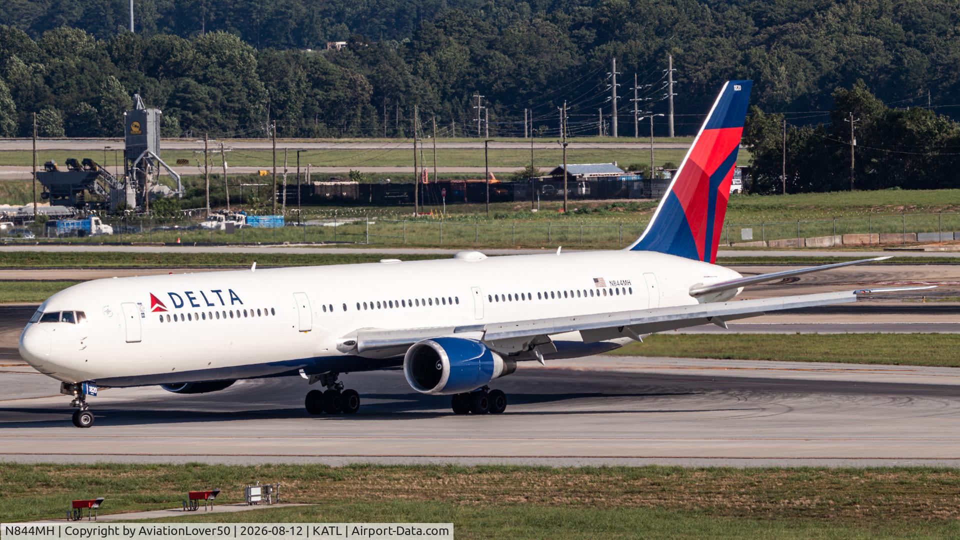 Aircraft N844MH, 2002 Boeing 767-432/ER, c/n 29717 l/n 871, Delta 764ER, at KATL, photo by AviationLover50