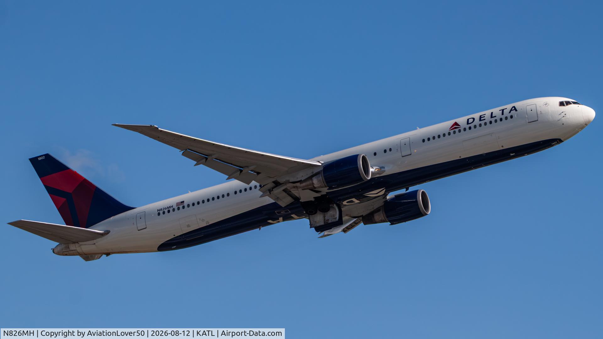Aircraft N826MH, 1999 Boeing 767-432/ER, c/n 29713 l/n 769, Delta 764ER, at KATL, photo by AviationLover50