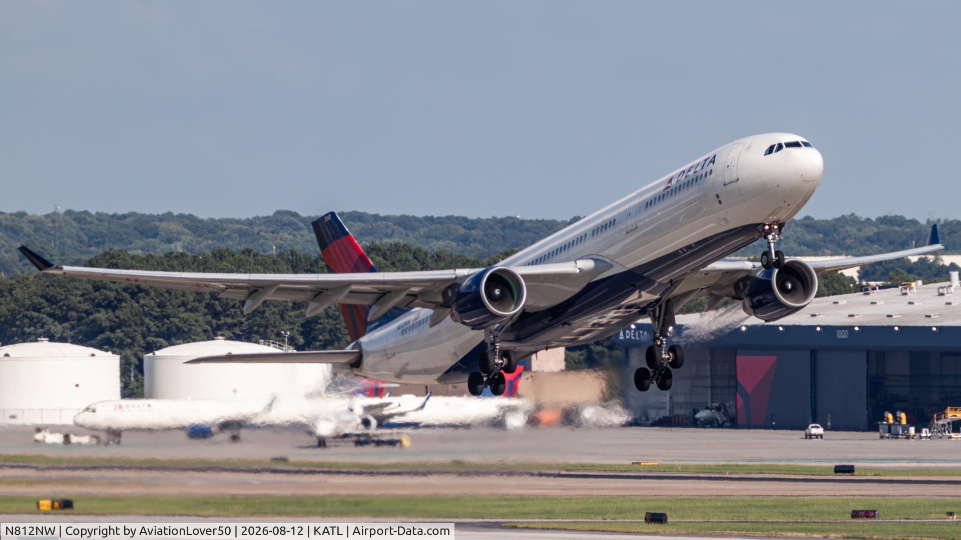 Aircraft N812NW, 2006 Airbus A330-323, c/n 0784, Delta A333, at KATL, photo by AviationLover50