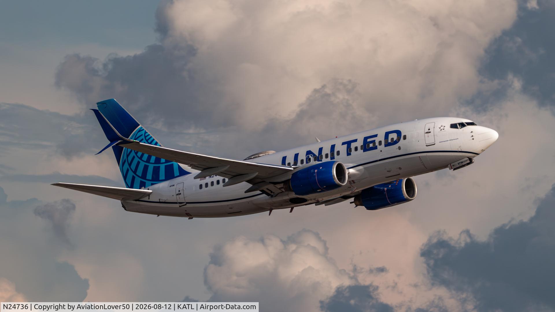 Aircraft N24736, 1999 Boeing 737-724, c/n 28803, United 737, at KATL, photo by AviationLover50