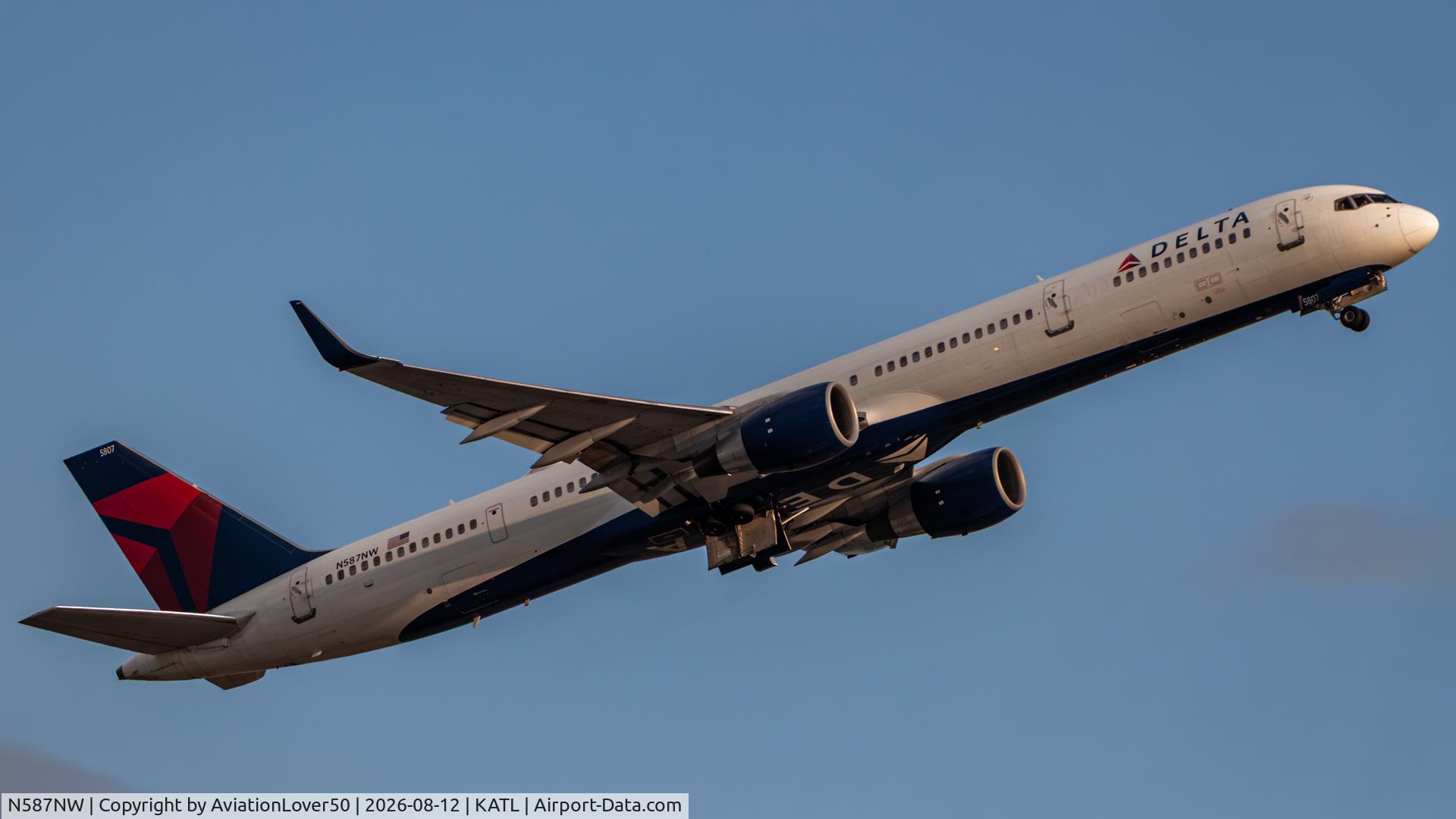 Aircraft N587NW, 2002 Boeing 757-351, c/n 32986, Delta 753, at KATL, photo by AviationLover50