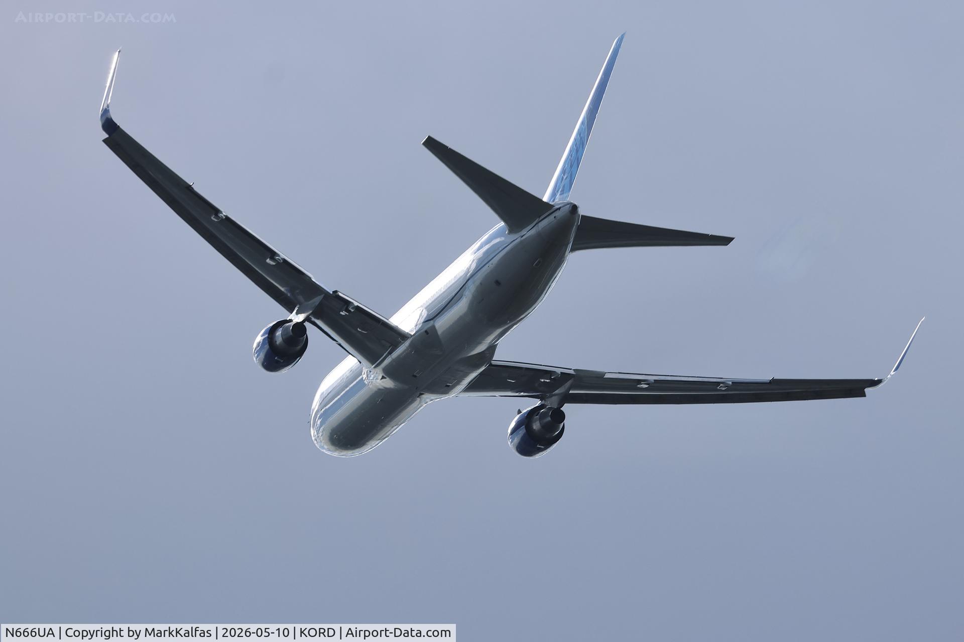 Aircraft N666UA, 1998 Boeing 767-322, c/n 29238, B763 United Airlines Boeing 767-322 N666UA departing 28R KORD, at KORD, photo by MarkKalfas