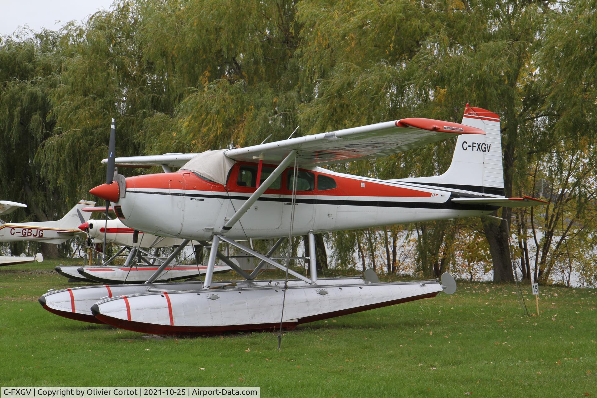 Aircraft C-FXGV, 1968 Cessna 180H Skywagon, c/n 18051957, 2021, photo by Olivier Cortot
