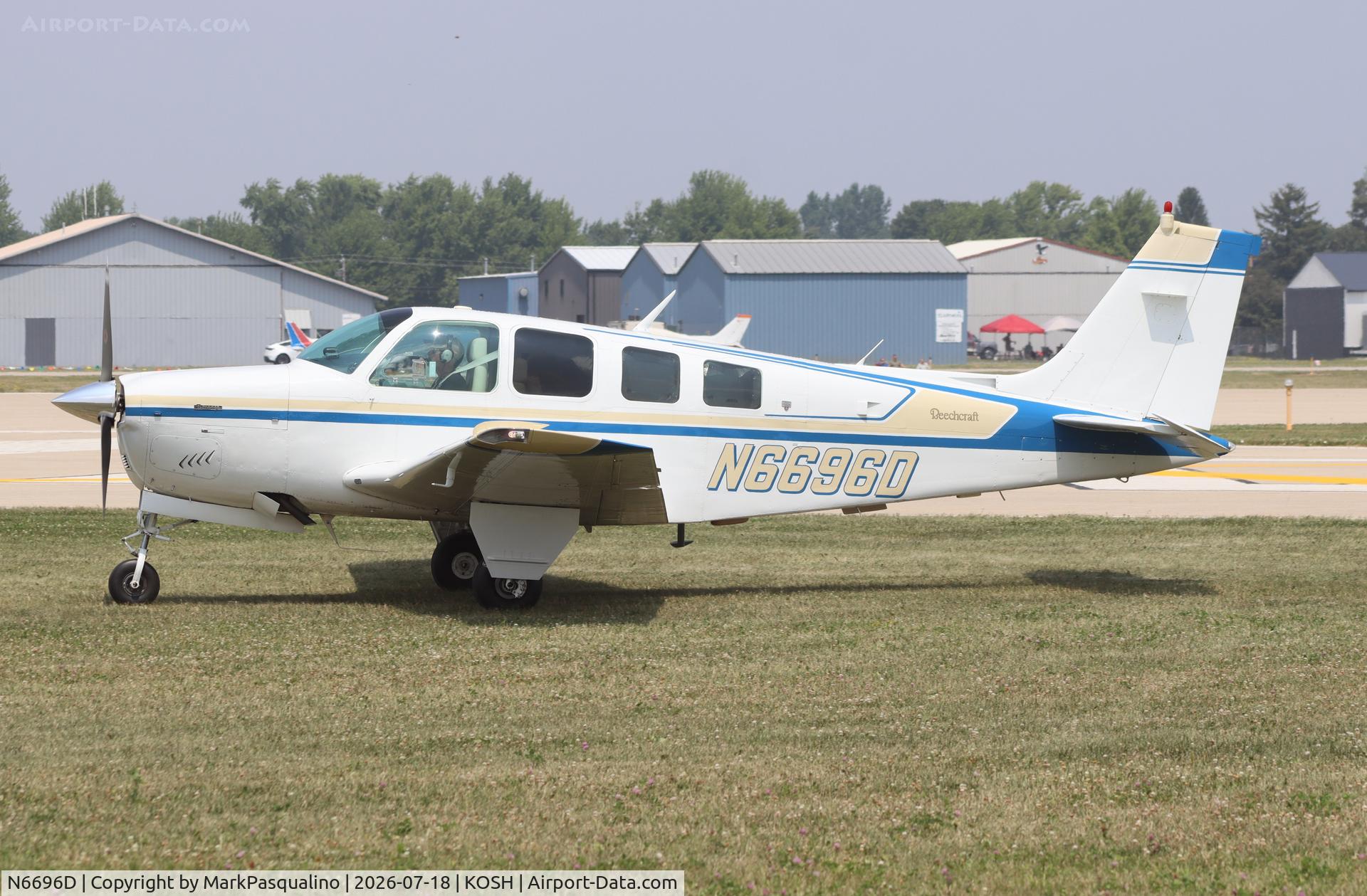 Aircraft N6696D, 1980 Beech A36 Bonanza 36, c/n E-1636, Beech A36, at KOSH, photo by MarkPasqualino