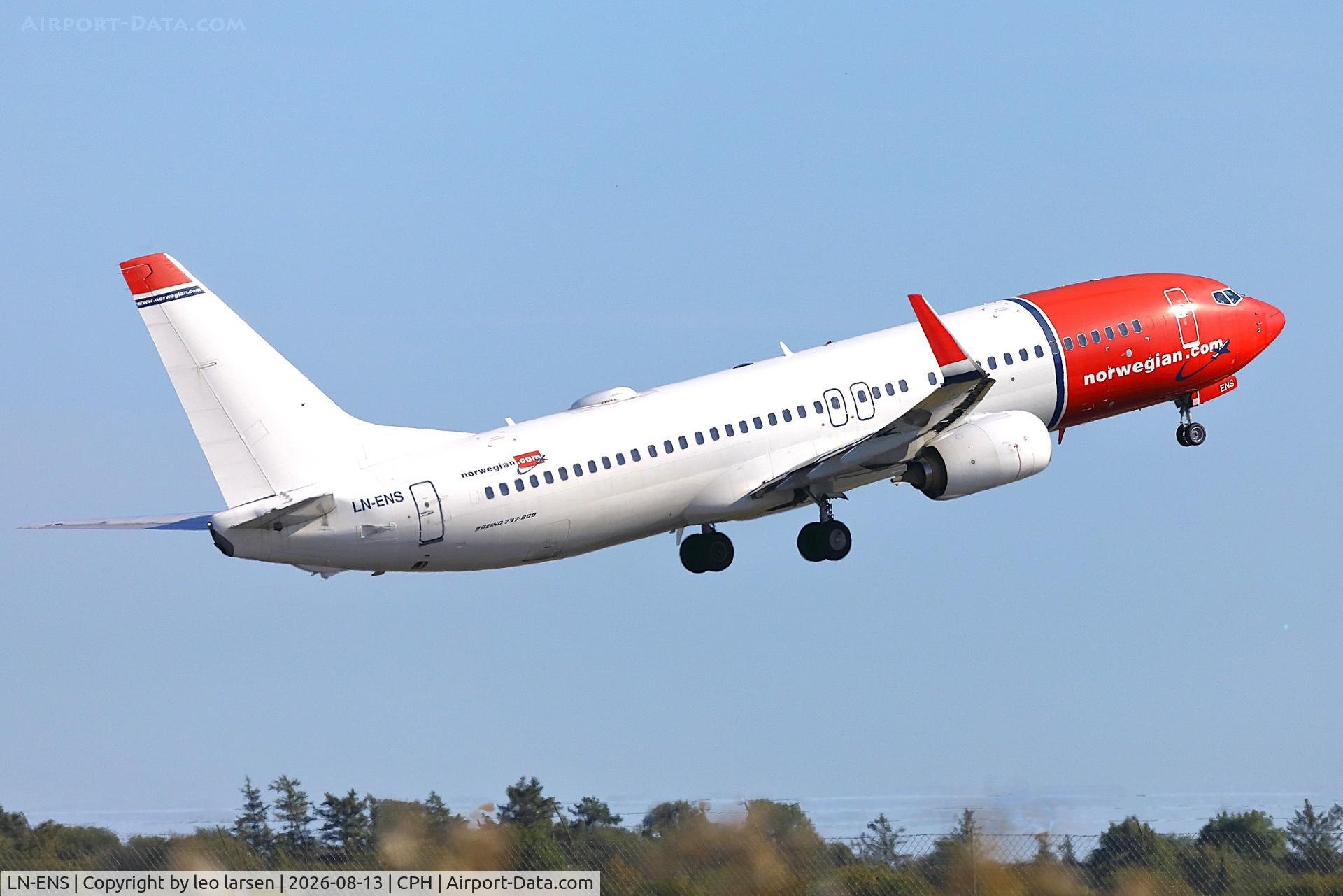 Aircraft LN-ENS, 2017 Boeing 737-8JP, c/n 42281 l/n 6435, Copenhagen 13.8.2026, at CPH, photo by leo larsen