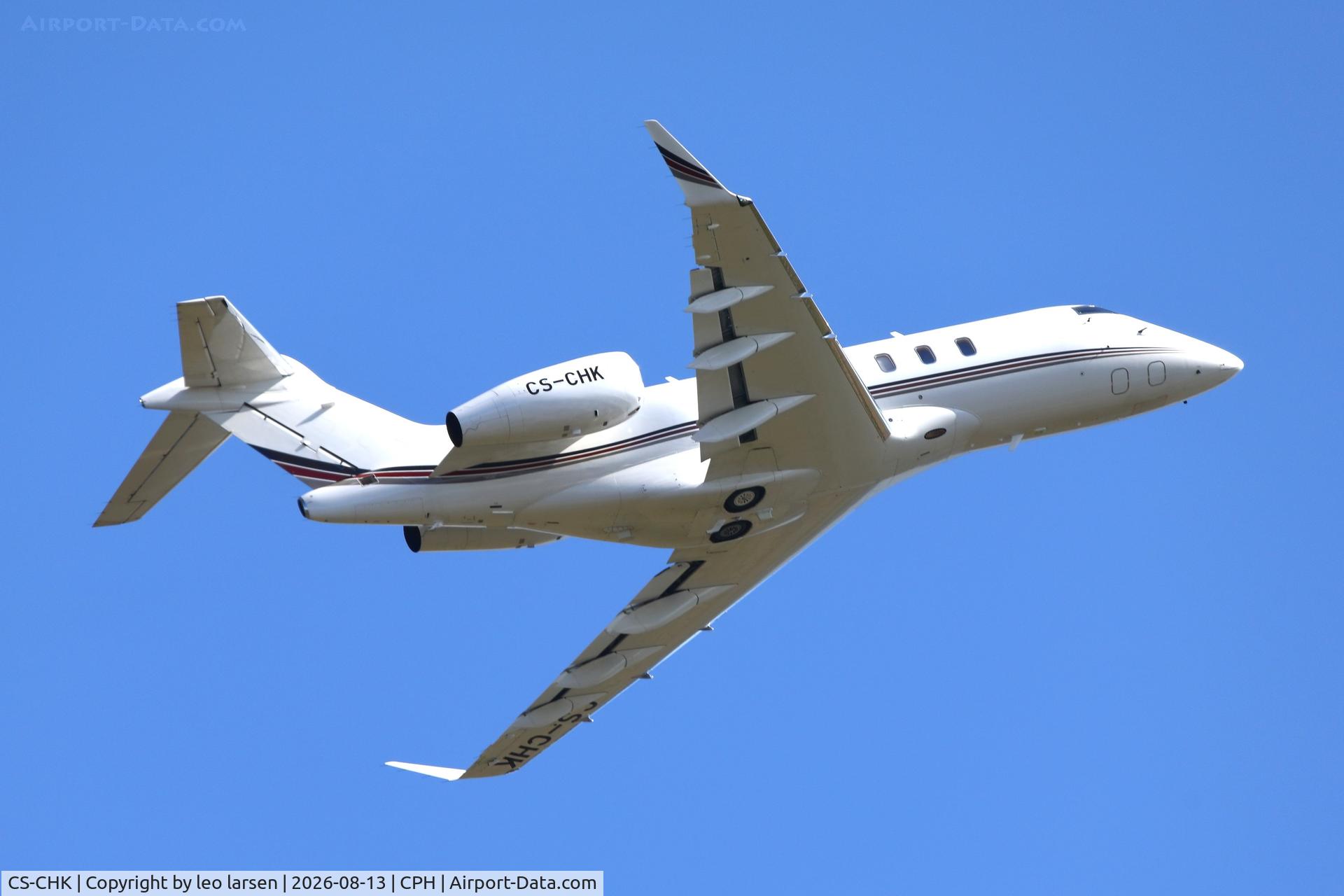 Aircraft CS-CHK, 2019 Bombardier Challenger 350 (BD-100-1A10), c/n 20839, Copenhagen 13.8.2026, at CPH, photo by leo larsen