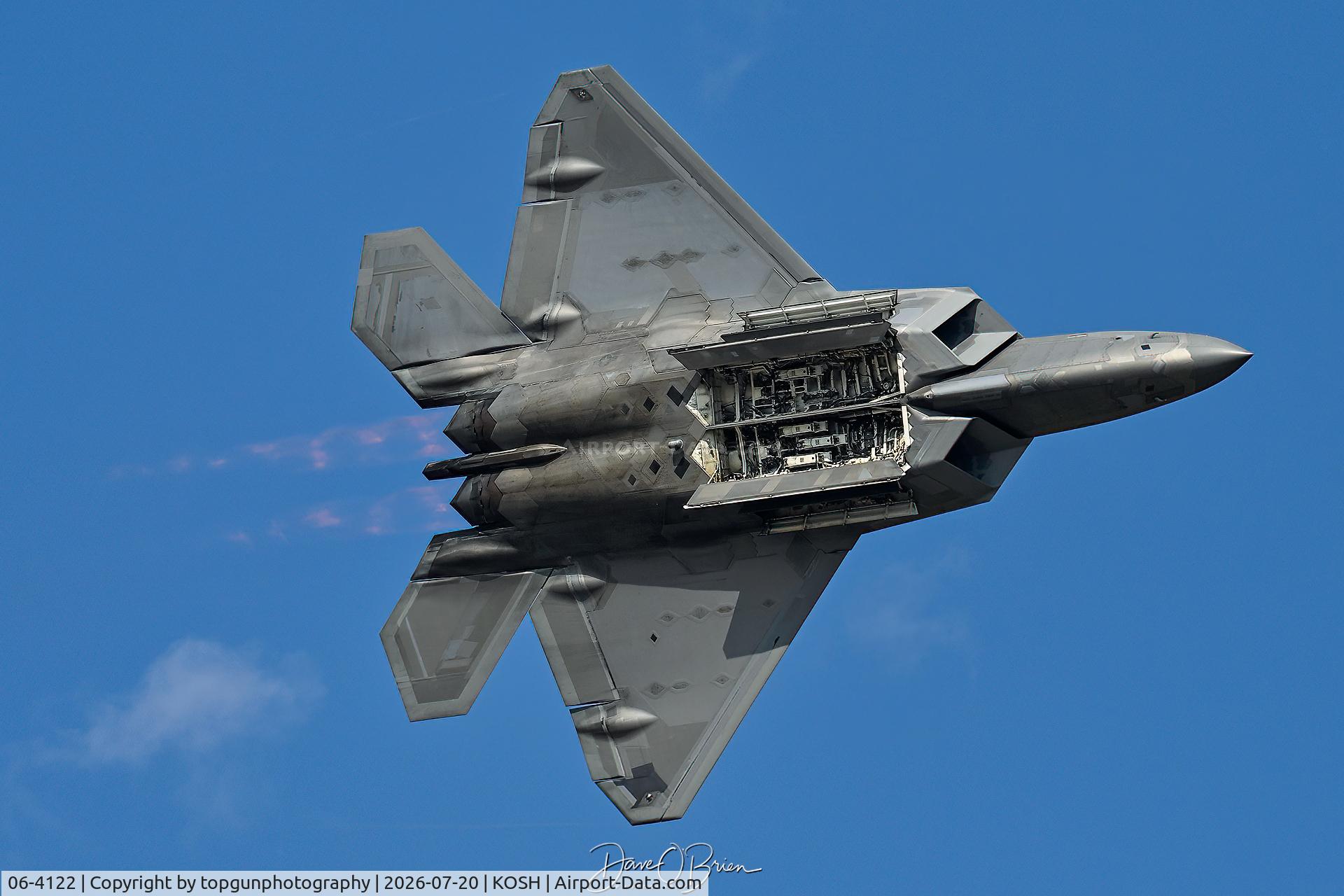 Aircraft 06-4122, 2006 Lockheed Martin F-22A Raptor, c/n 4122, RAPTOR DEMO TEAM, at KOSH, photo by topgunphotography