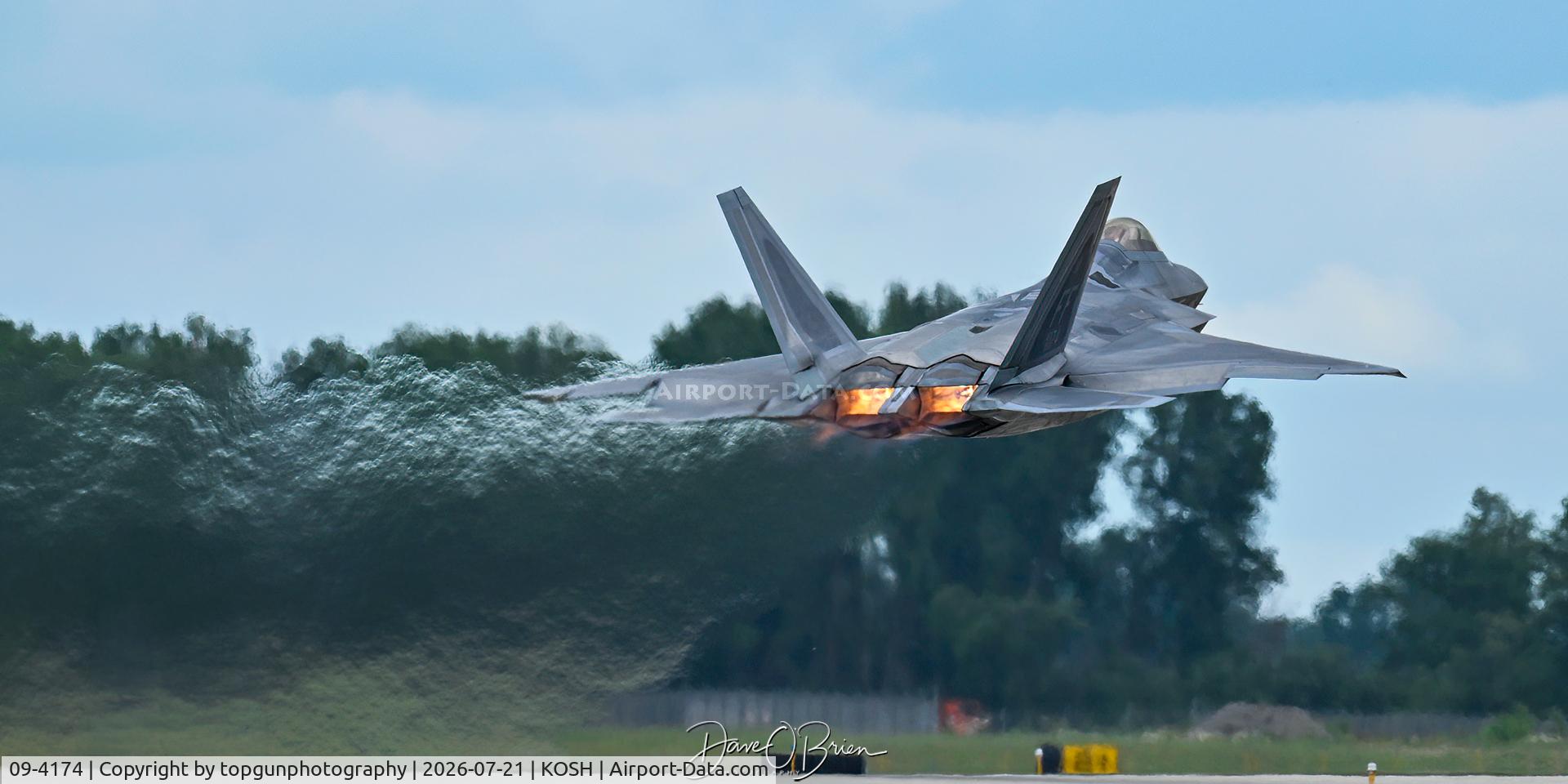 Aircraft 09-4174, Lockheed Martin F-22A Raptor, c/n 4174, DEMON12, at KOSH, photo by topgunphotography